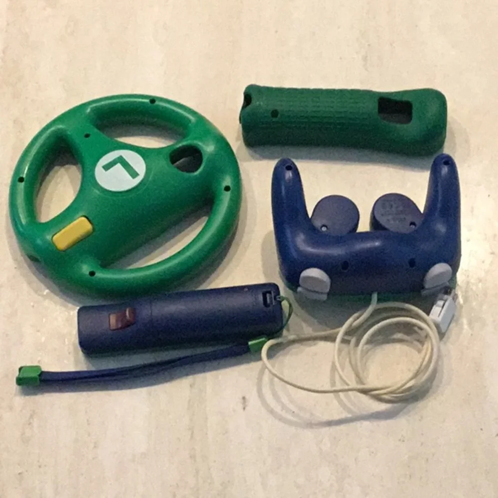 Luigi Wired Fight Pad PDP & Nintendo Wii Motion Plus Remote Controller Wheel Lot